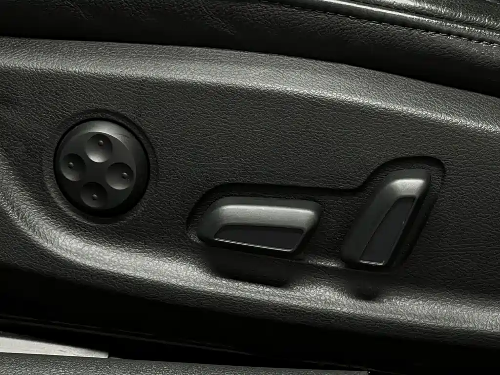 Audi A4L — миниатюра 30