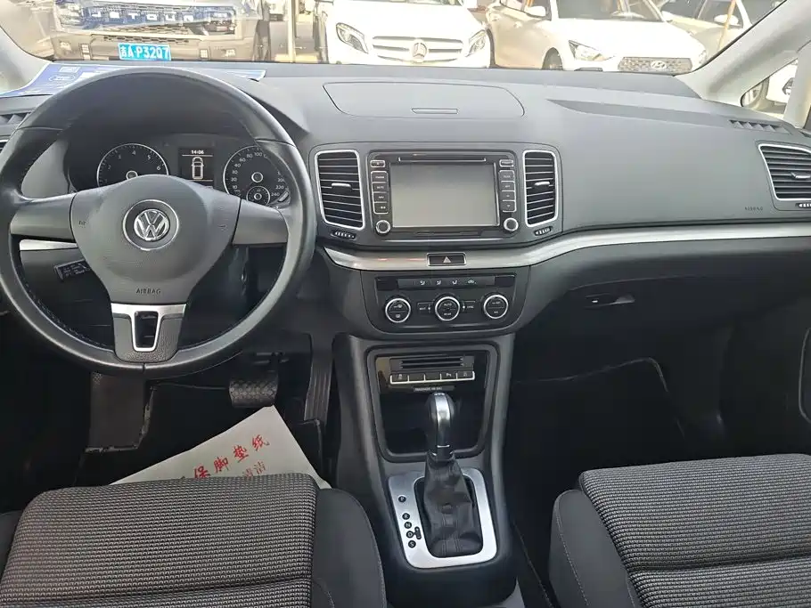 Volkswagen Sharan — миниатюра 12