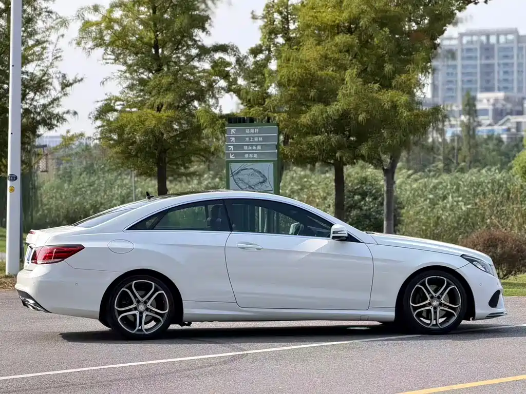 Mercedes-Benz E-Class (Import) — миниатюра 15
