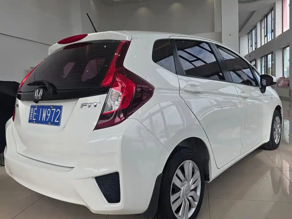 Honda Fit — миниатюра 10