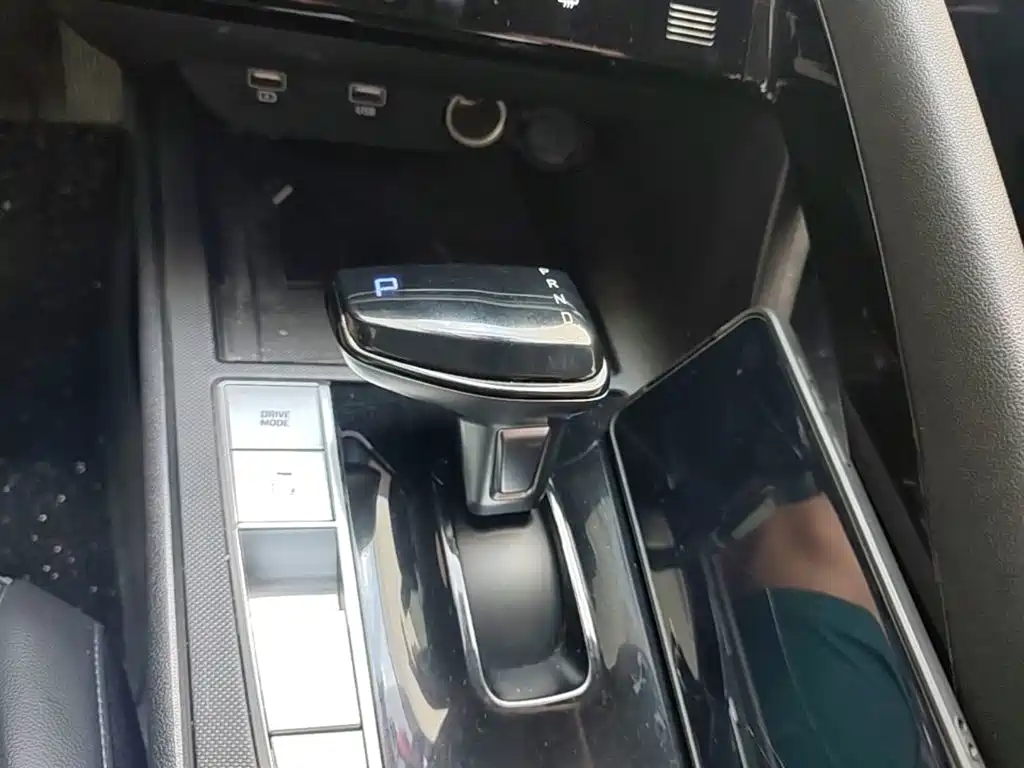 Hyundai Elantra — миниатюра 14