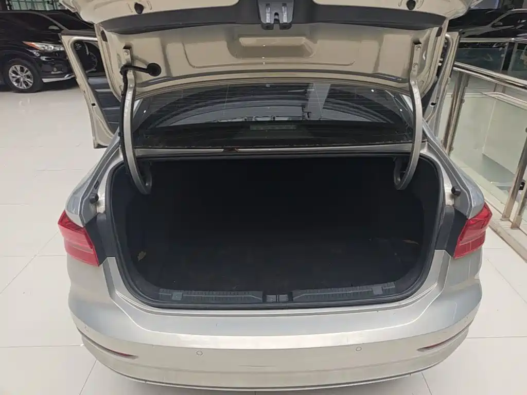 Volkswagen Lavida — миниатюра 19