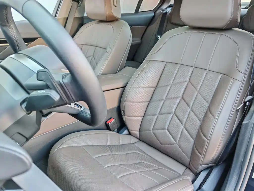 BMW 5 Series — миниатюра 16