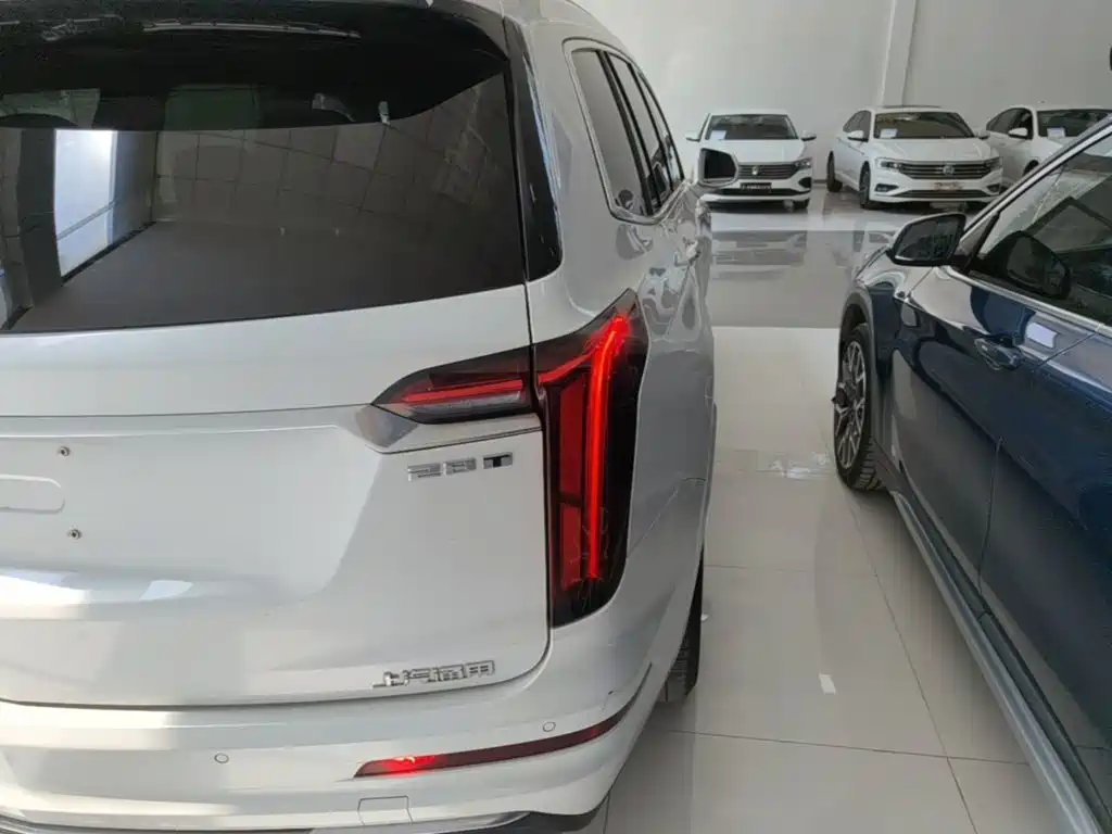 Cadillac XT6 — миниатюра 8