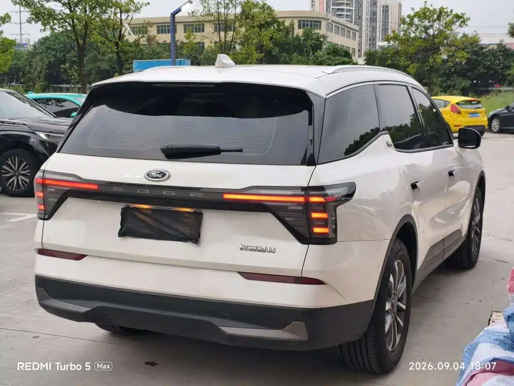 Ford Edge — миниатюра 9