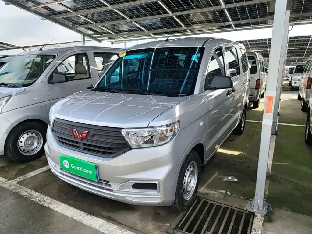 Wuling Hongguang V — миниатюра 2