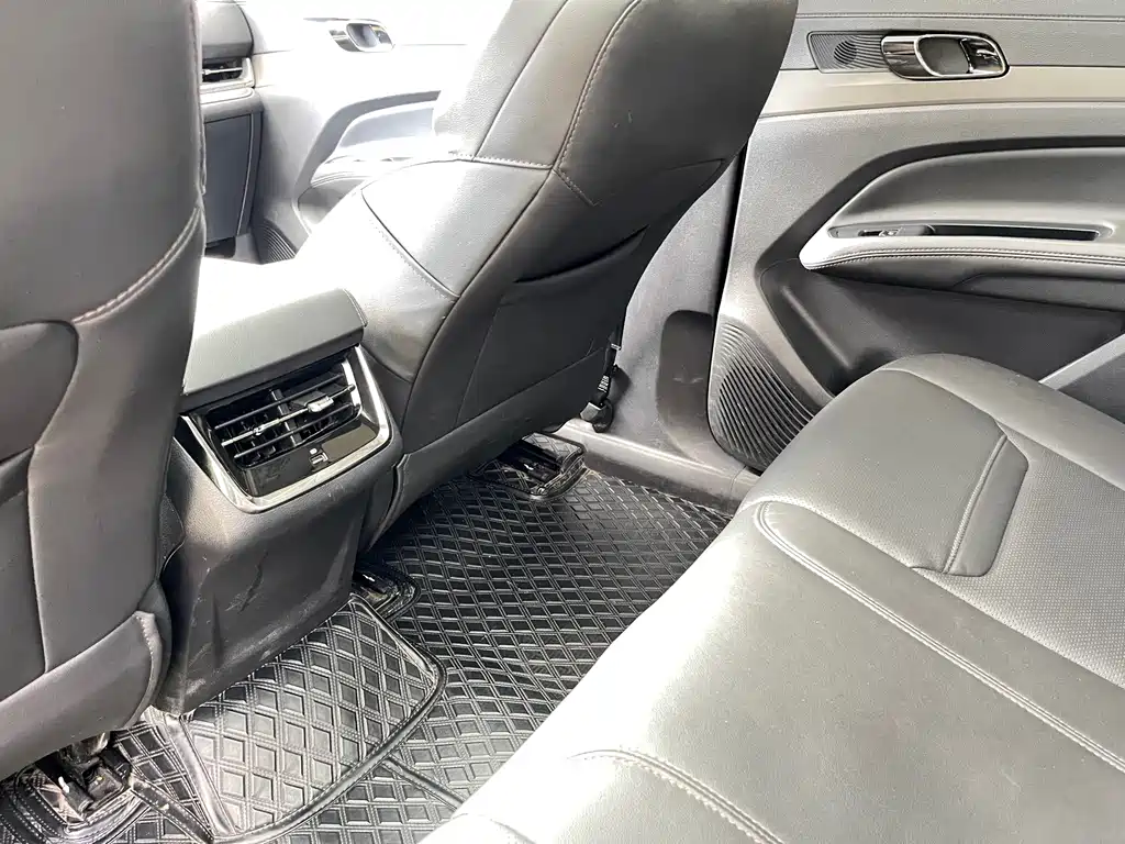 Ford Equator Sport — миниатюра 23