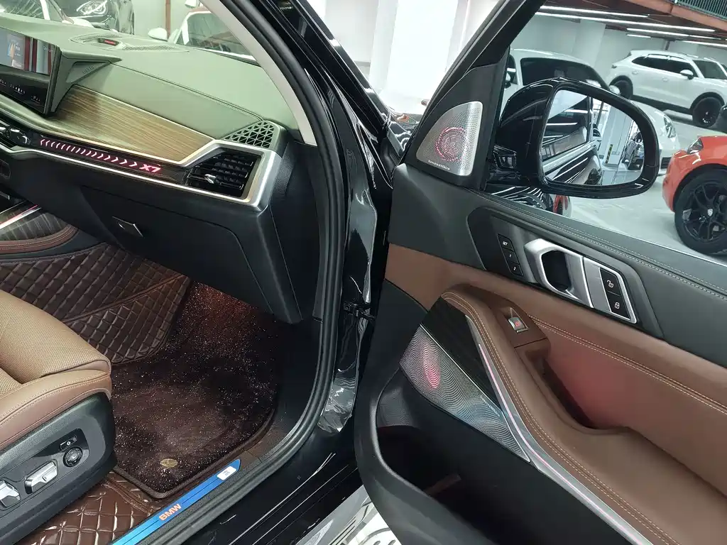 BMW X7 — миниатюра 5
