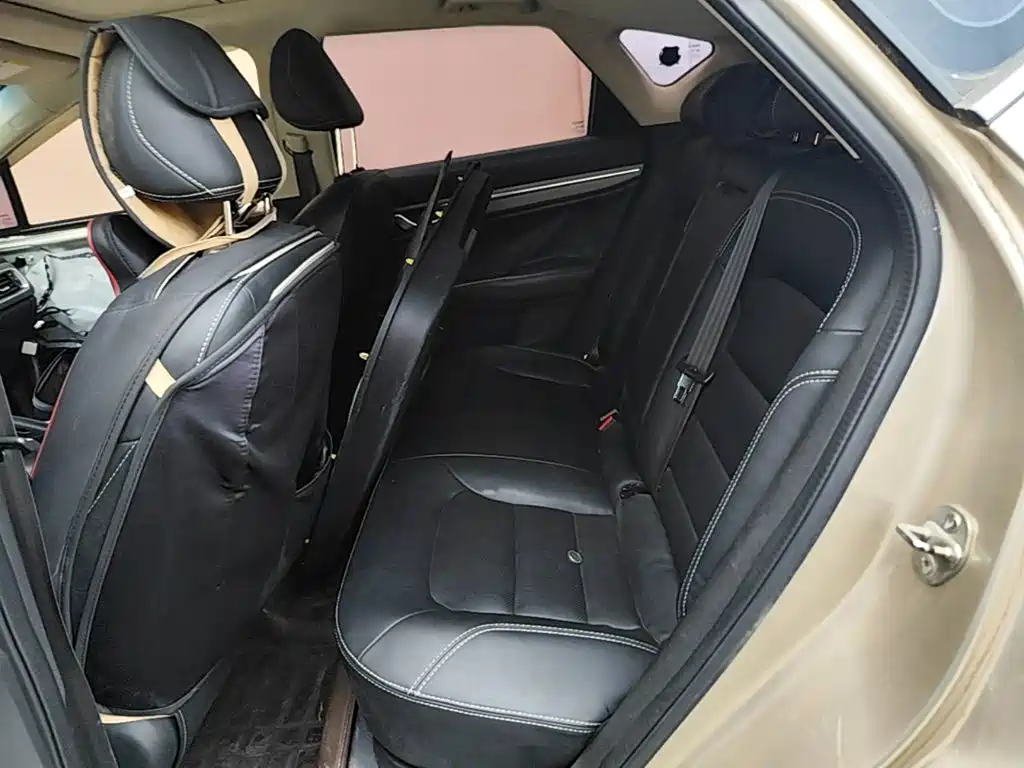 Geely Emgrand GS — миниатюра 17