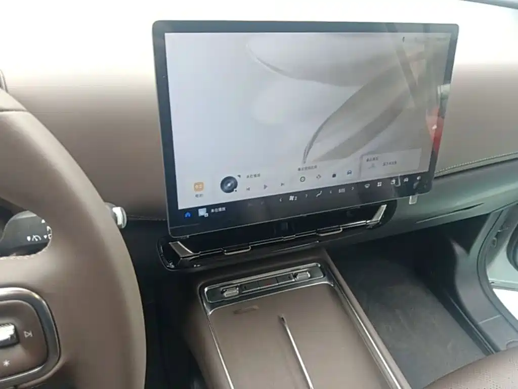 Wuling Xingguang 730 New Energy — миниатюра 13