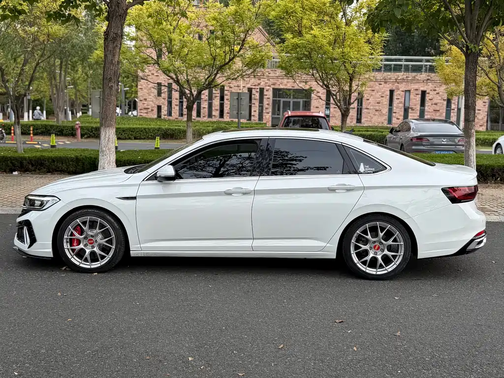 Volkswagen Sagitar — миниатюра 3