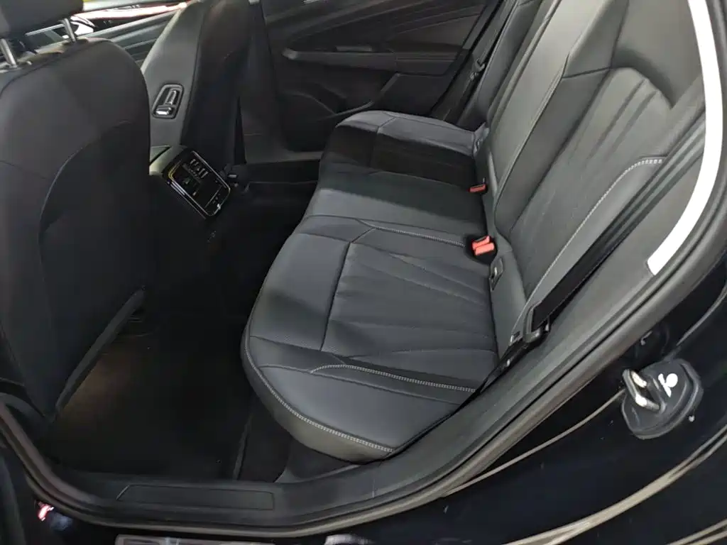 Volkswagen Passat — миниатюра 17
