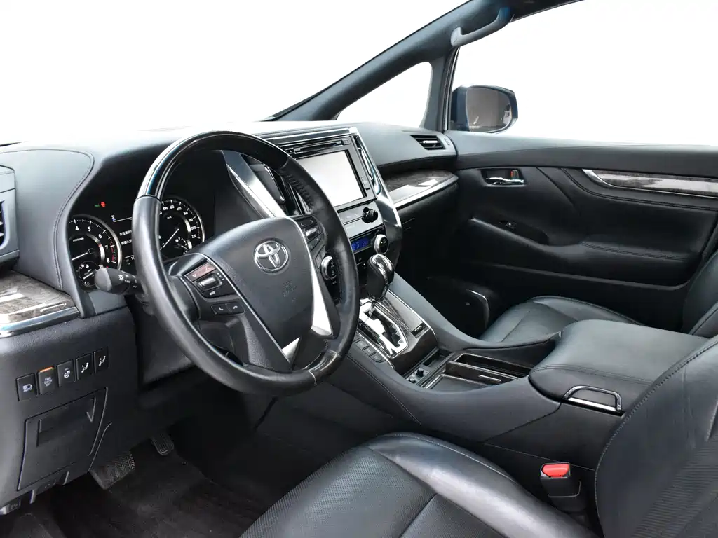 Toyota Alphard — миниатюра 4