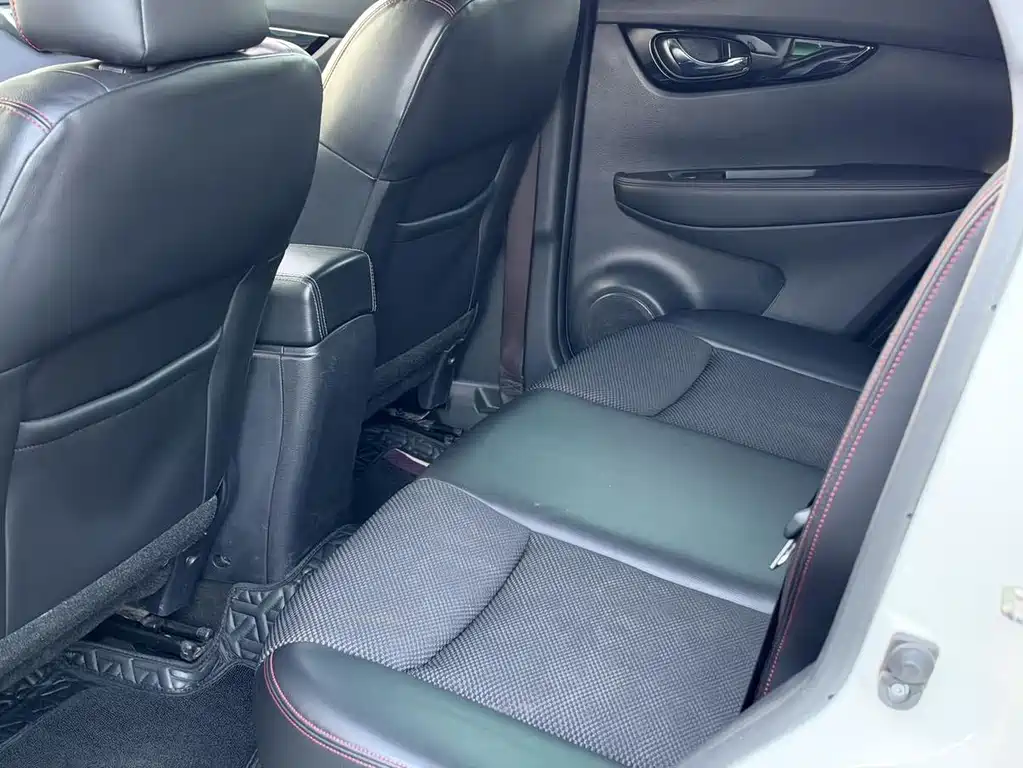 Nissan Qashqai — миниатюра 12