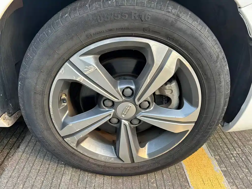 Geely Emgrand GL — миниатюра 17