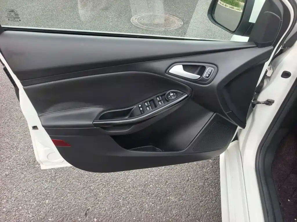 Ford Focus — миниатюра 13