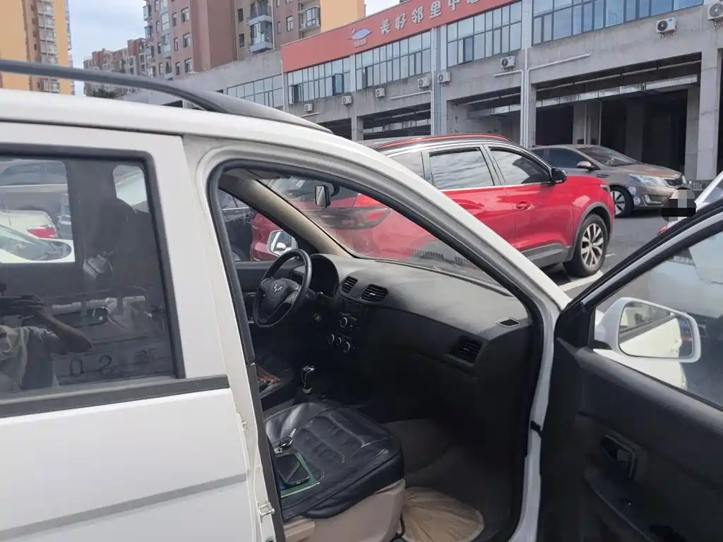 Wuling Hongguang — миниатюра 19