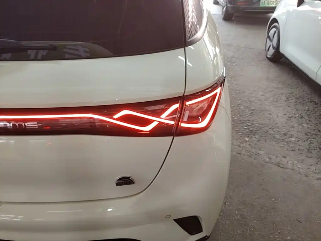 BYD Dolphin — миниатюра 8