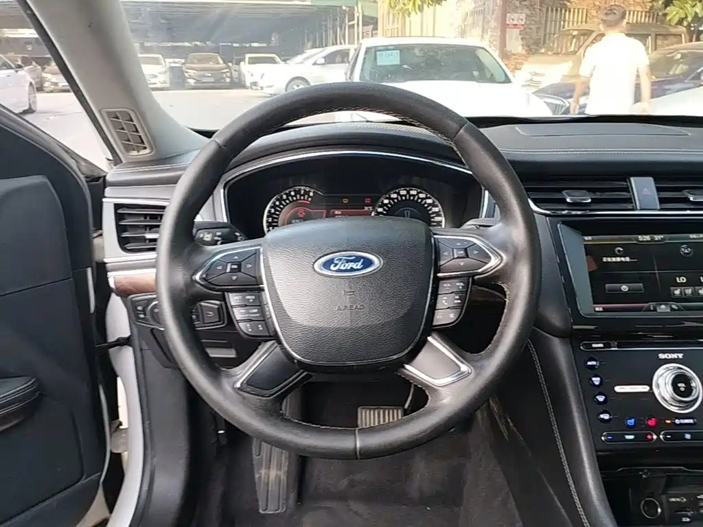 Ford Taurus — миниатюра 11