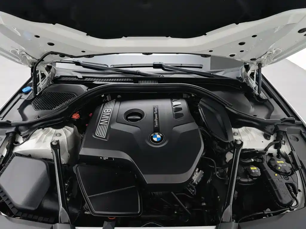 BMW 5 Series — миниатюра 6