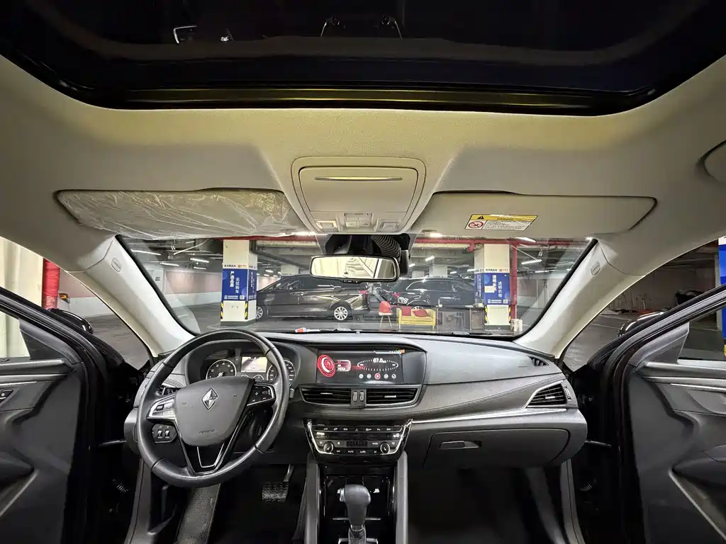Borgward BX7 — миниатюра 18