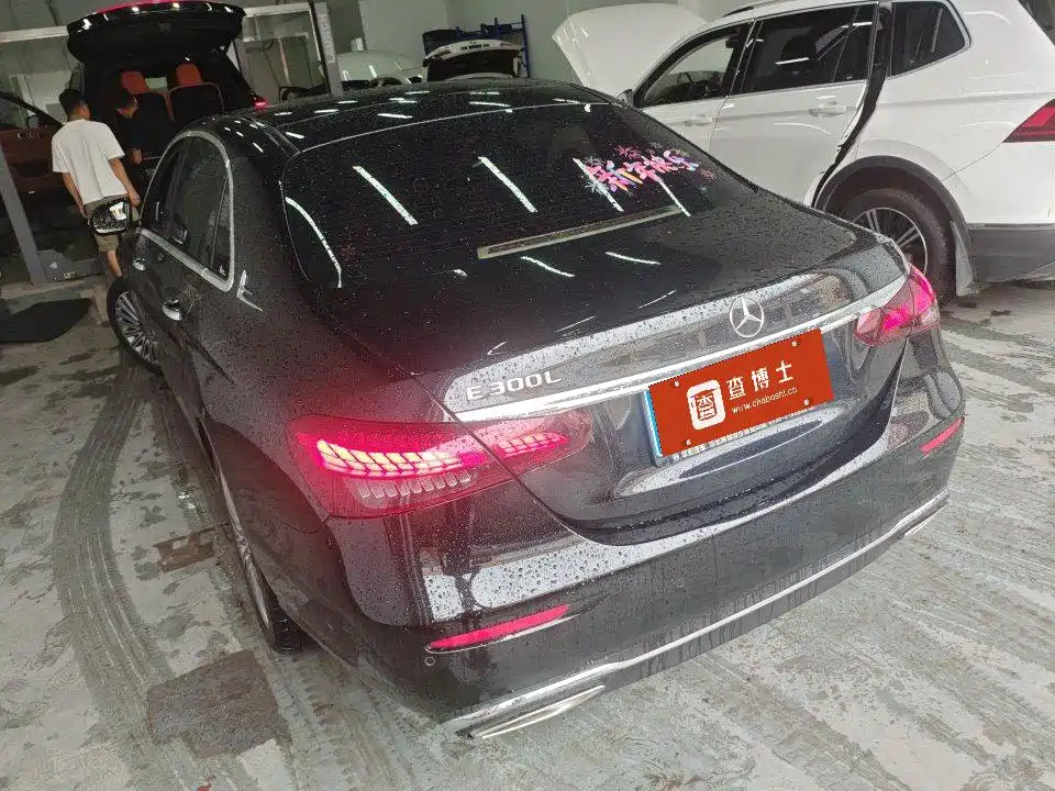 Mercedes-Benz E-Class — миниатюра 4