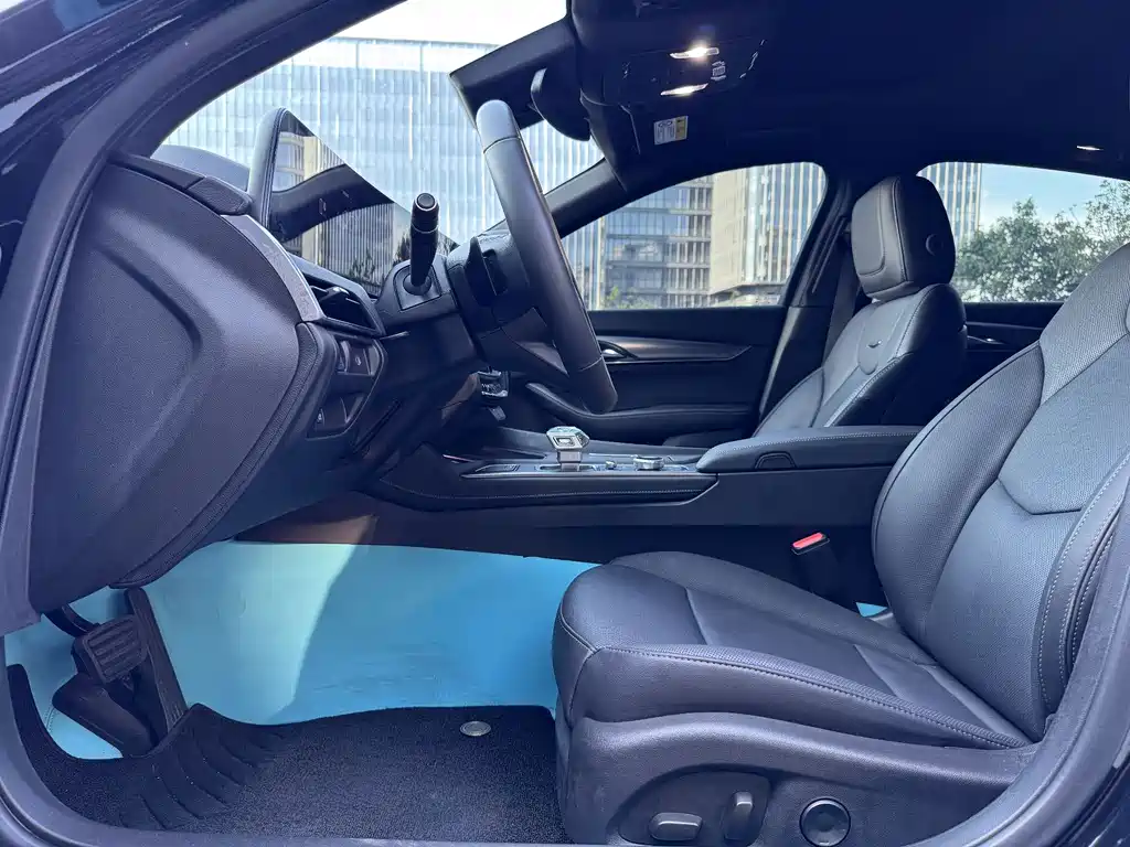 Cadillac CT5 — миниатюра 4