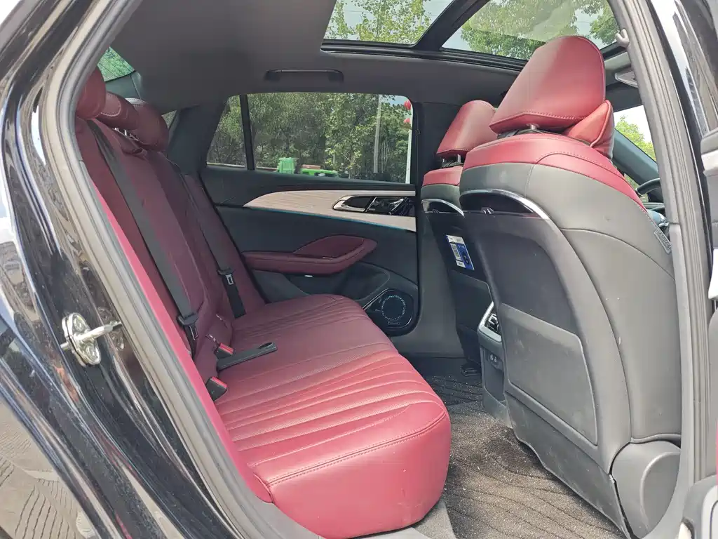 Hongqi Hongqi H5 — миниатюра 13