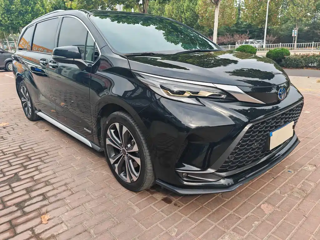 Toyota Granvia — миниатюра 2