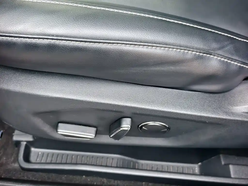 Ford Edge — миниатюра 12