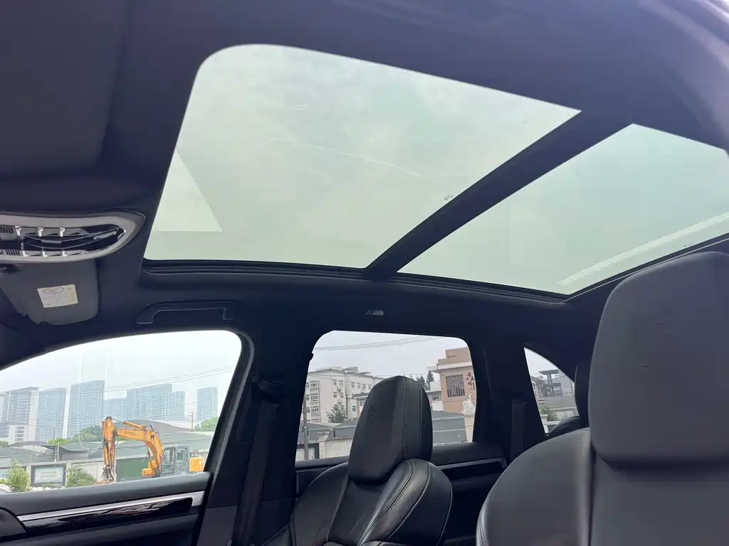Porsche Cayenne — миниатюра 17