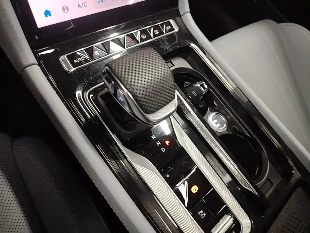Hongqi Hongqi H5 PHEV — миниатюра 14