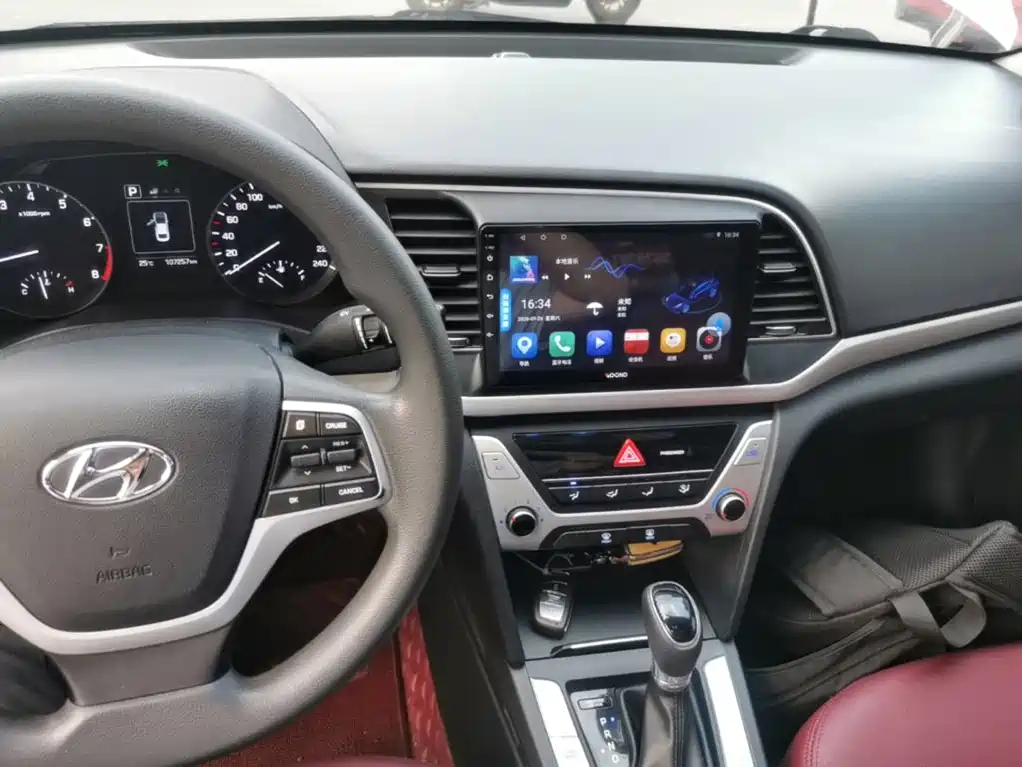 Hyundai Elantra — миниатюра 10