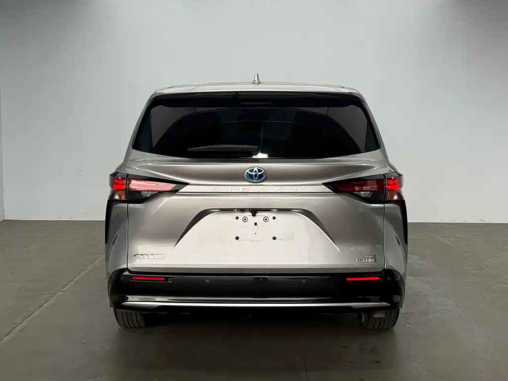 Toyota Sienna — миниатюра 6