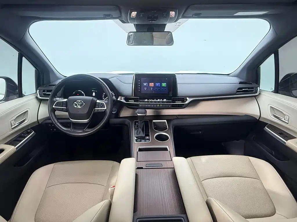 Toyota Sienna — миниатюра 7