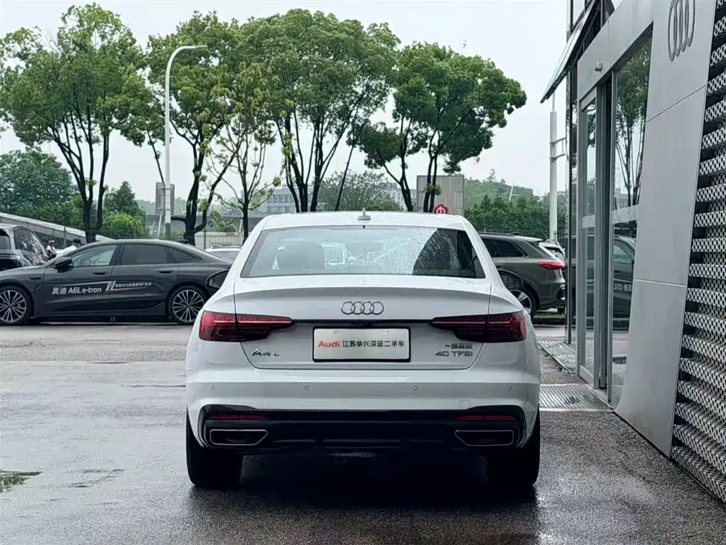 Audi A4L 2025 200 Enjoy 40 TFSI Luxury