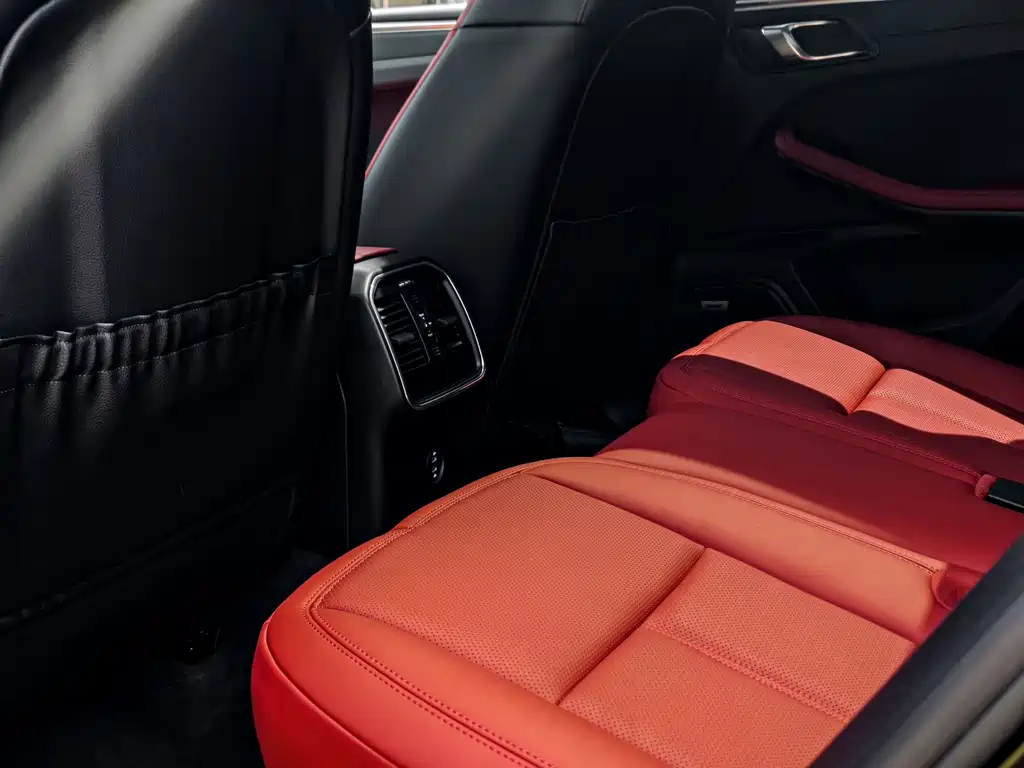 Porsche Macan — миниатюра 16
