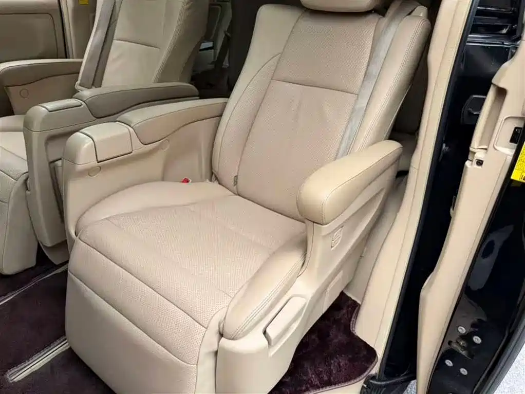 Toyota Alphard 2012 3.5L Luxury