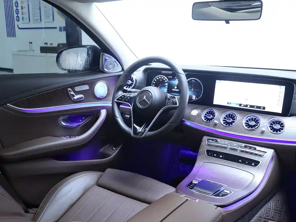 Mercedes-Benz E-Class — миниатюра 14
