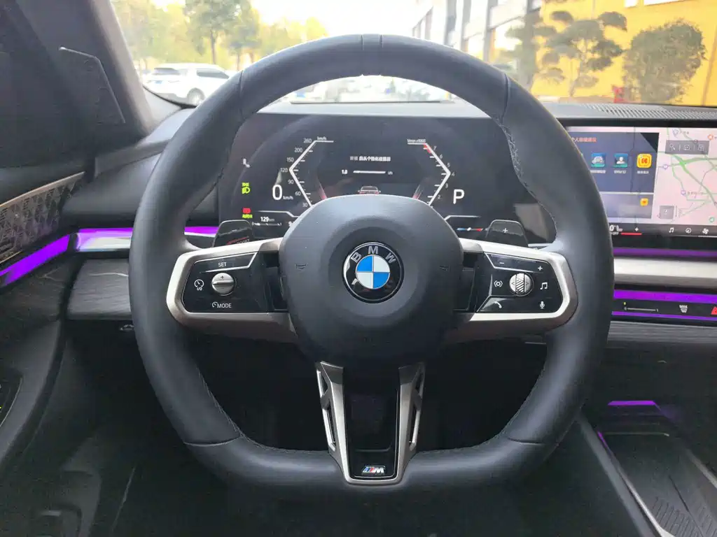 BMW 5 Series — миниатюра 9