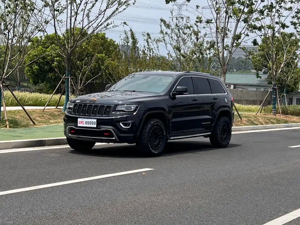 2015 Jeep Grand Cherokee - zdjęcie 1 z 18
