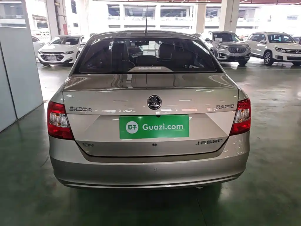 Skoda Rapid — миниатюра 6