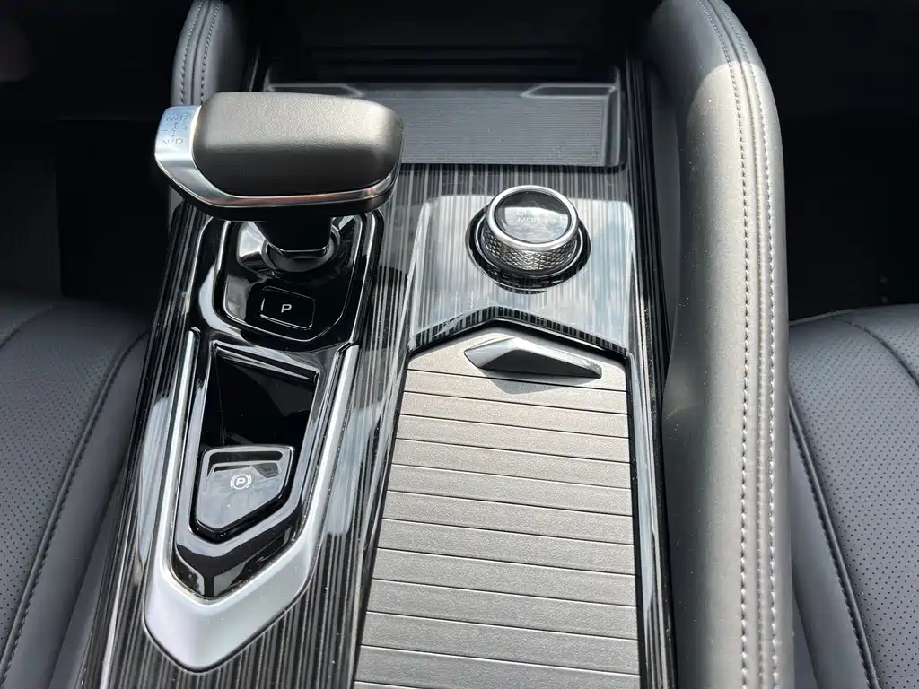 Geely Xingyue L — миниатюра 15