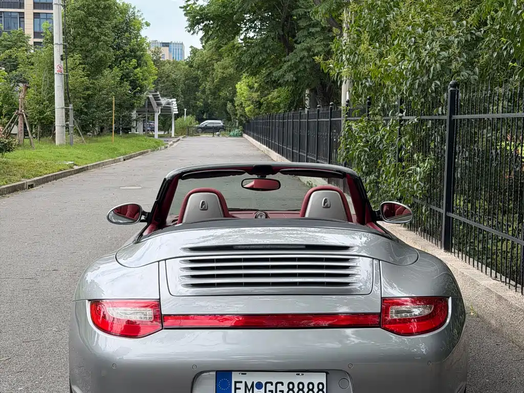 Porsche 911 2010 Carrera 4 Cabriolet 3.6L