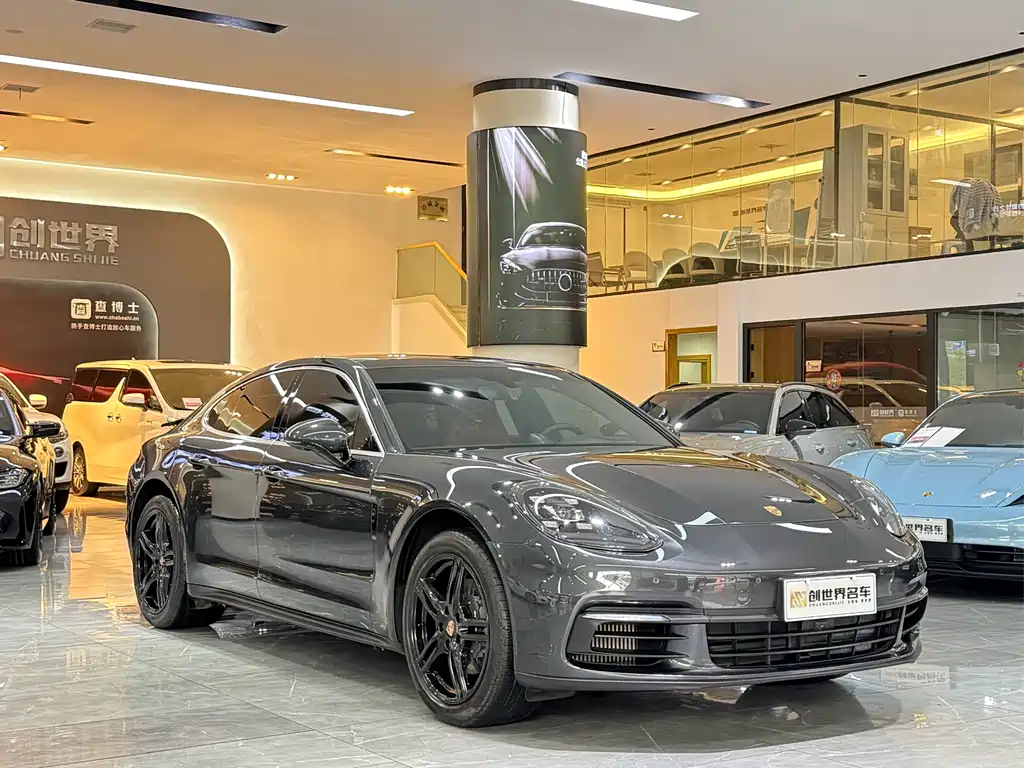 PORSCHE PANAMERA