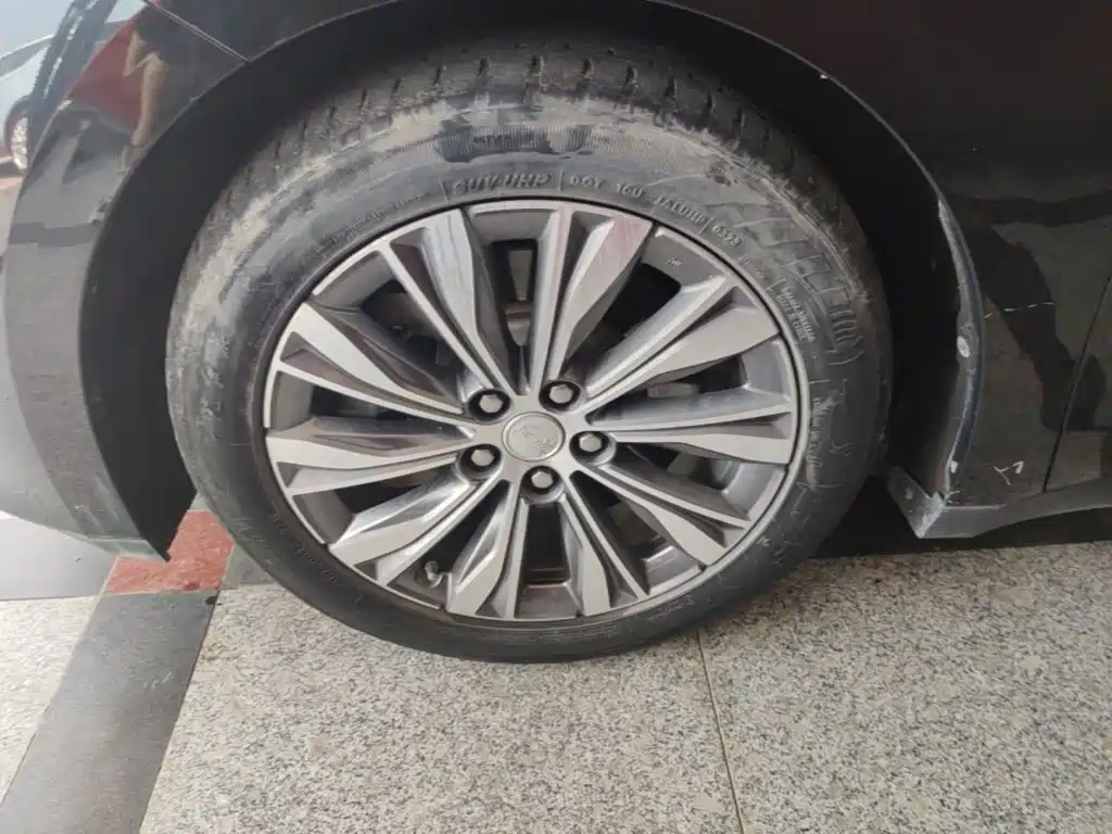 Hongqi Hongqi E-QM5 — миниатюра 23