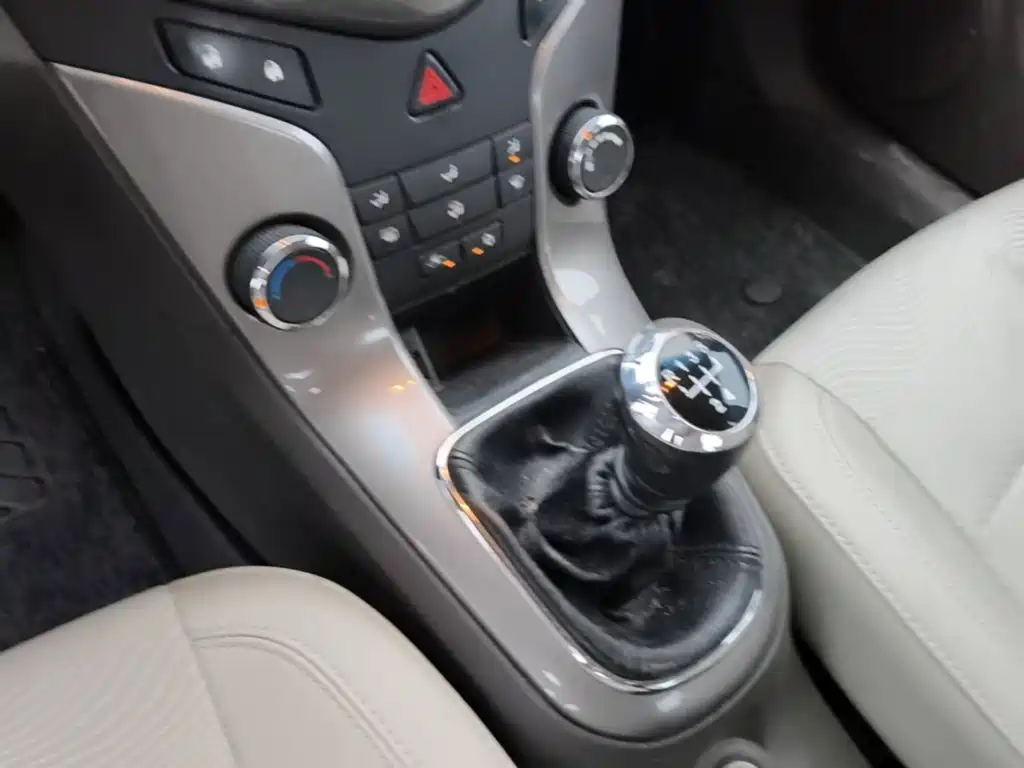 Chevrolet Cruze — миниатюра 14
