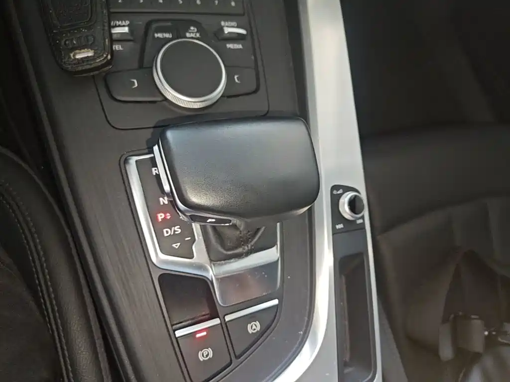 Audi A4L — миниатюра 21