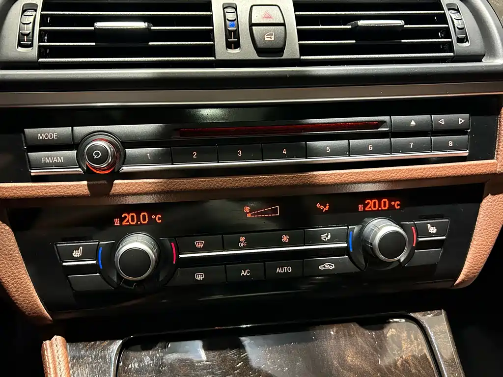 BMW 5 Series — миниатюра 16