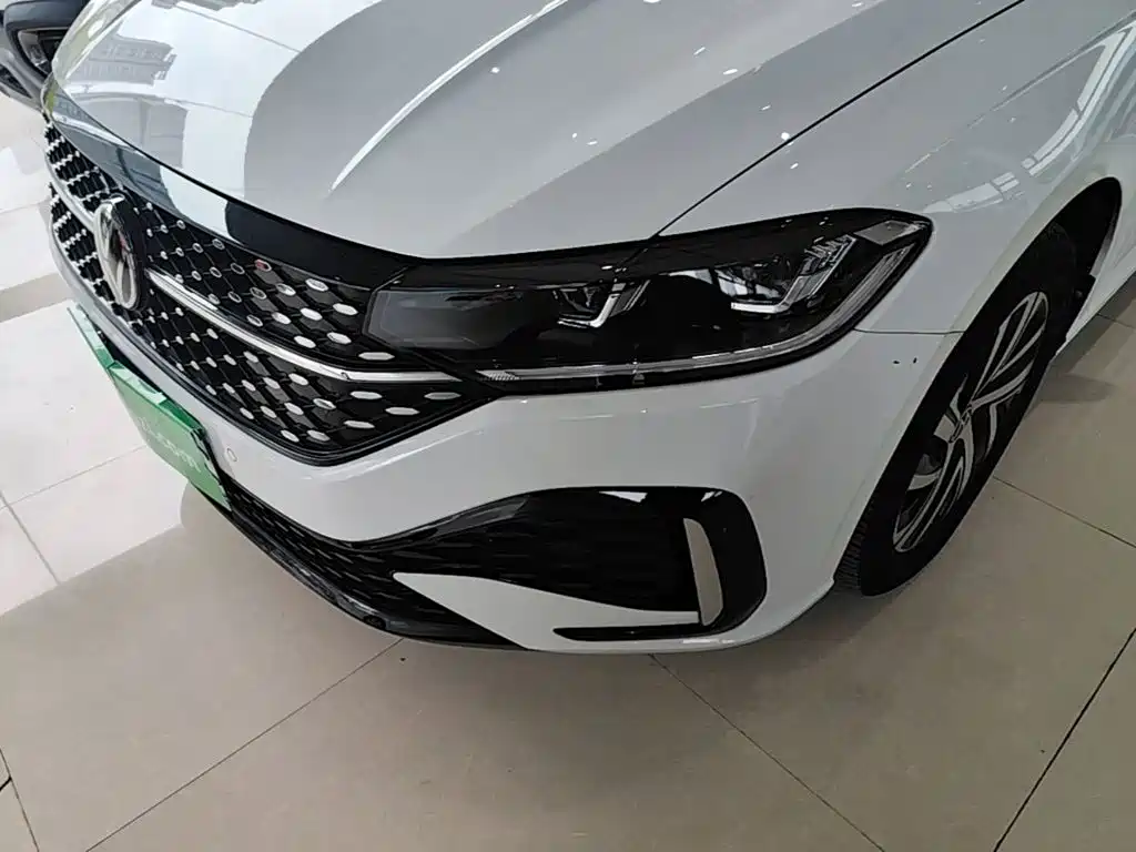 Volkswagen Lavida — миниатюра 24